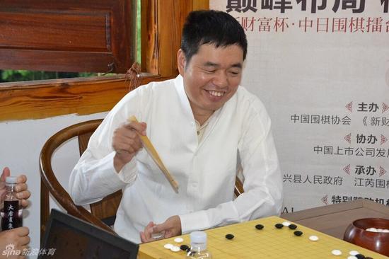 中国第一位围棋世界冠军马晓春