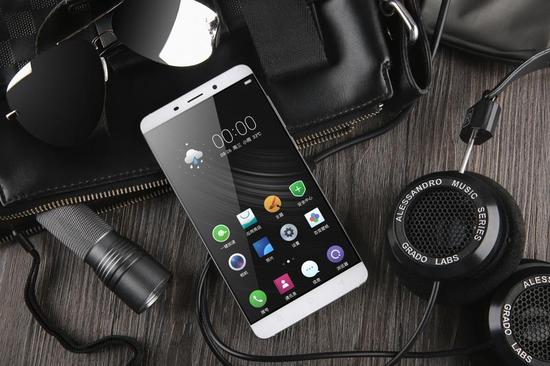 360奇酷手机发布:主打安全