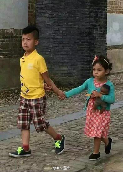 康康牵霓娜