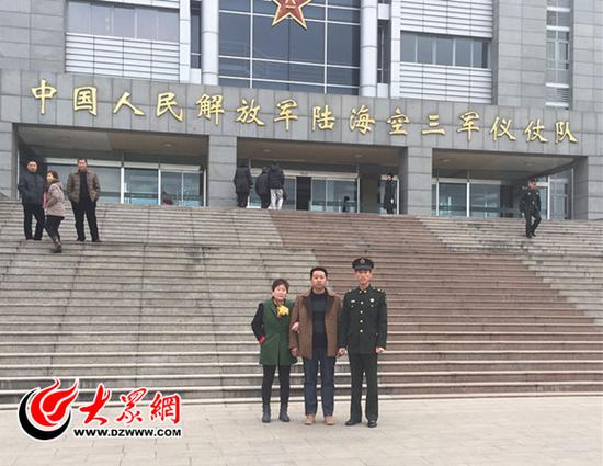 父母首次進軍營,劉威激動得一整天沒有吃飯