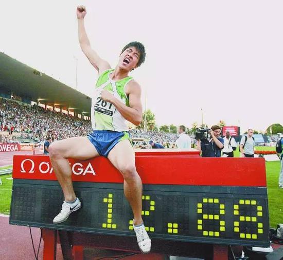 刘翔2008年奥运会退赛图片