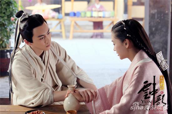 陈晓、baby酒馆喝酒