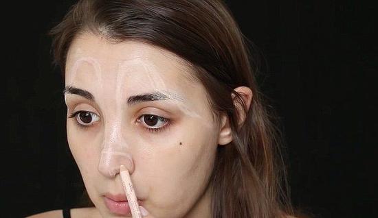 美女化妆师变脸哈士奇 吓坏一众围观网友