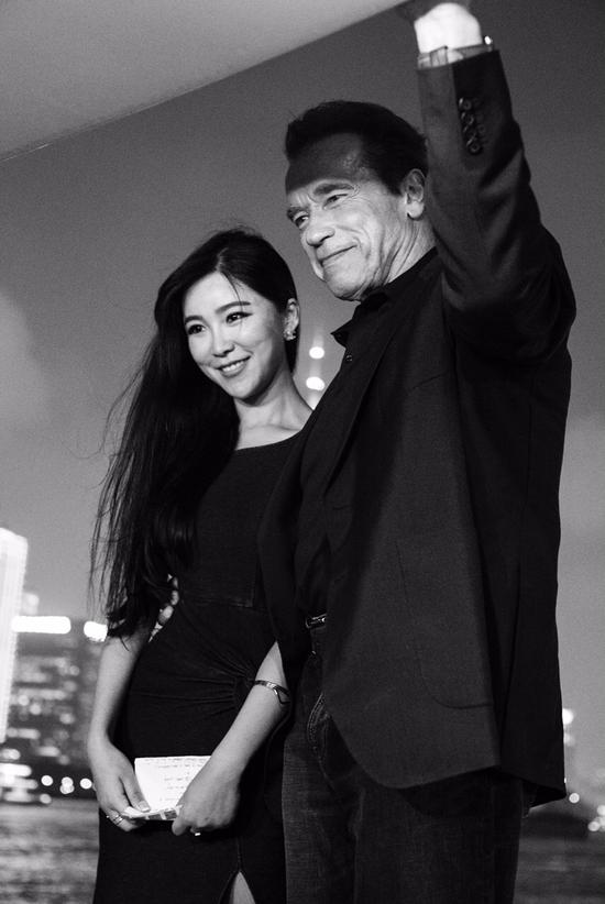 周玲安与阿诺·施瓦辛格