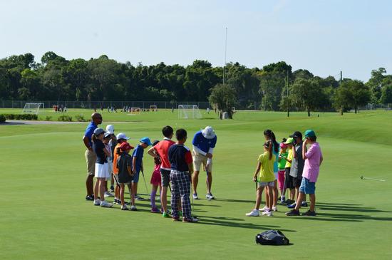 为什么说学高尔夫的孩子一定要去美国?_中国