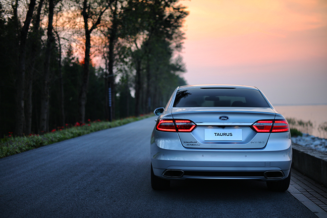 C级豪华车挑战者 体验试驾福特金牛座