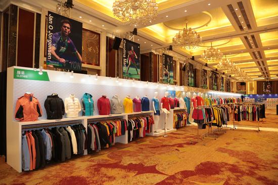 YONEX展出全新服饰系列