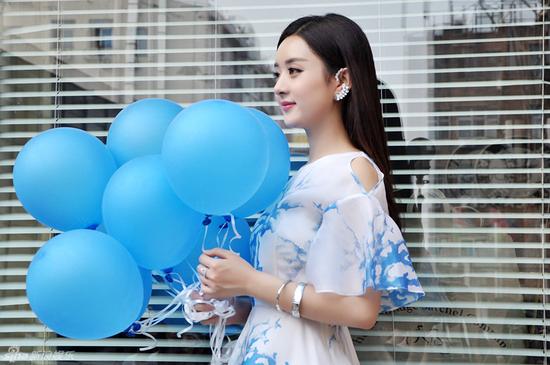 赵丽颖驾驭多种风格 海洋公主pk烈焰女王