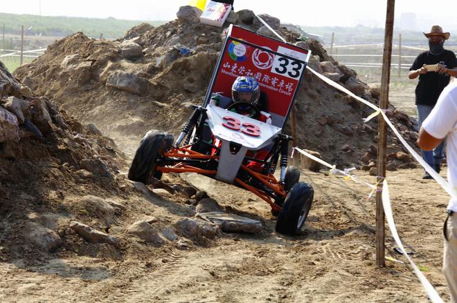 2015中国汽车工程学会巴哈大赛完美落幕