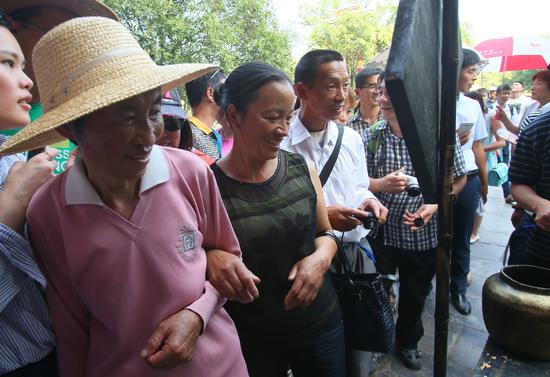 抗戰老兵后裔游清明上河園