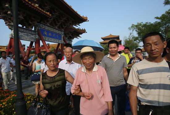 抗戰老兵后裔游清明上河園