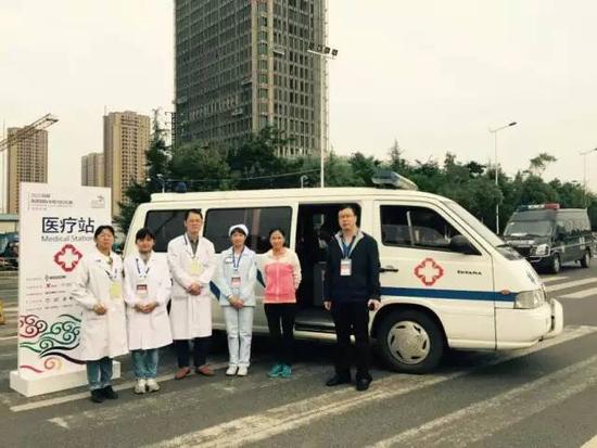 昆明高原半程马拉松鸣枪开跑 欢乐上演完美谢