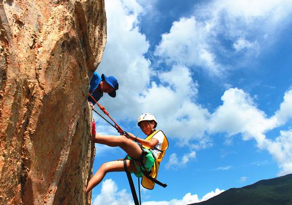2015全国青少年登山户外夏令营闭营。