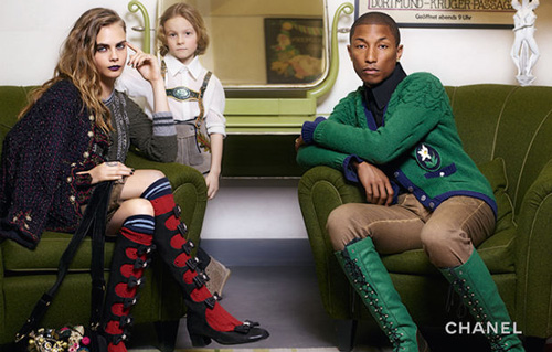 菲董与超模Cara Delevinge于今年6月携手登上Chanel的广告