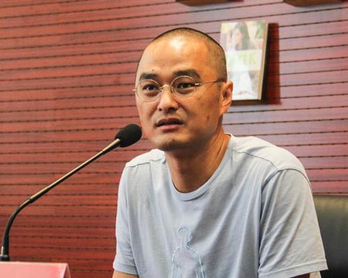 畅销书作家冯唐又出山 再涉足商界任高管