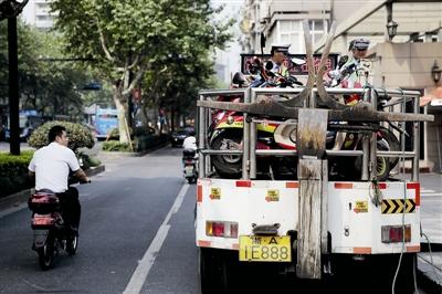 杭州交警昨天查扣654辆电动车 严查电动车违法