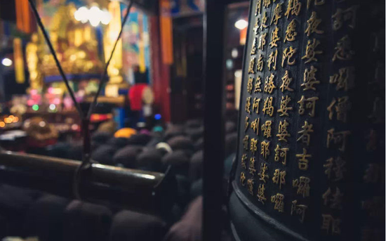 法会在庄严的佛号声中圆满结束