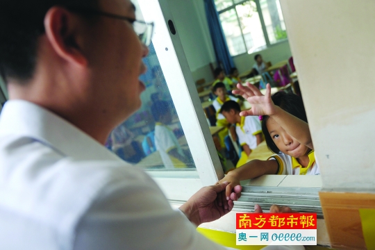 中山中小幼学生回到学校 开始新学期校园生活