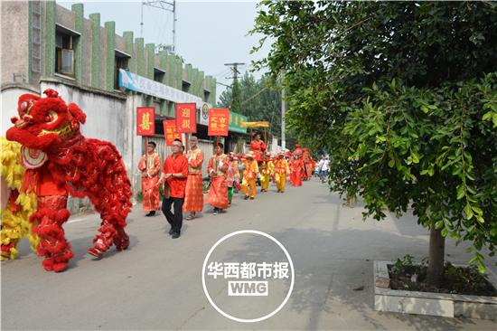 广汉小伙娶回洋媳妇 曾是自己英语老师(图)