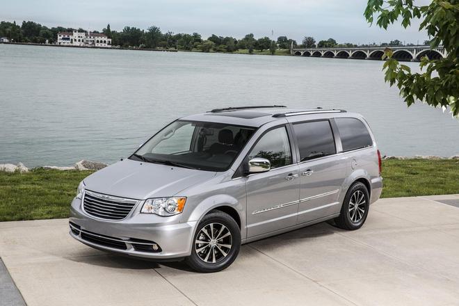 Chrysler Town & Country 01