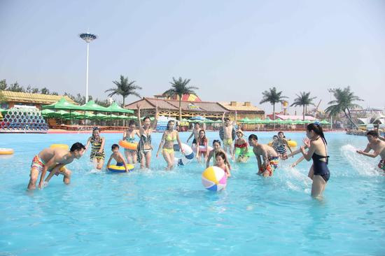 大日子就要一起来庆祝 胜利纪念日去方特看阅