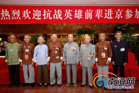 左起:谢升学、林芳武、林玉兰、符启翠、杨智明、陈涉、苏章绂、林延杰。
