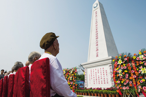 昨日上午,影珠山抗战遗址文化公园正式开园,10位抗战老兵参加开园仪式。长沙晚报记者 邹麟 摄
