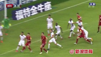中国香港禁区内手球逃点GIF