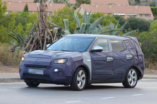 SsangYong Tivoli seven-seater Spy 01