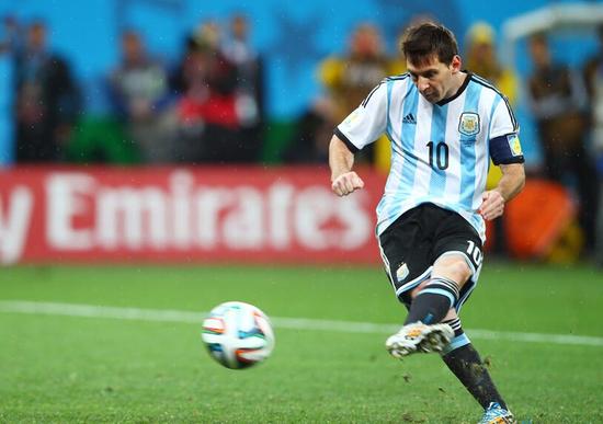 梅西在阿根廷队始终无法踢出顶级水平