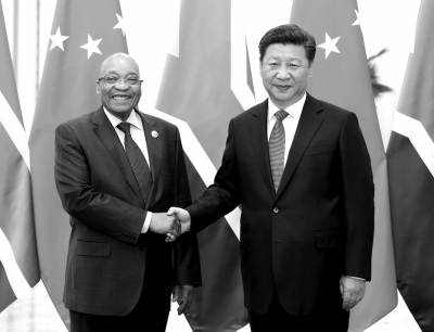      国家主席习近平昨天在北京人民大会堂会见南非总统祖马。新华社发