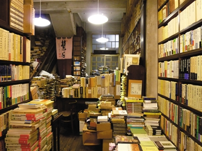 寺町通商业街佛教书籍专营店其中堂