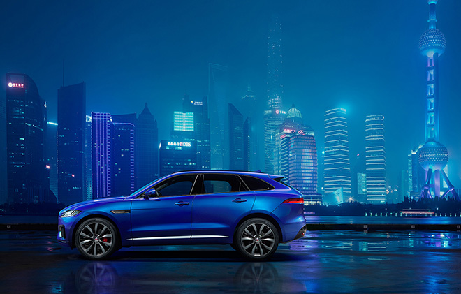 捷豹在全球首次公布了全新跑车型SUV F-PACE的官方图片及视频