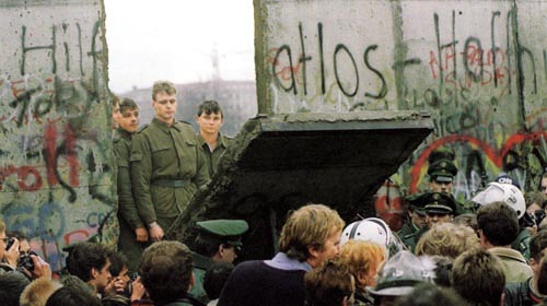 1989年柏林墙被推倒
