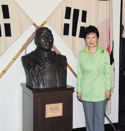  9月4日，韩国总统朴槿惠访问上海大韩民国临时政府旧址。图/CFP