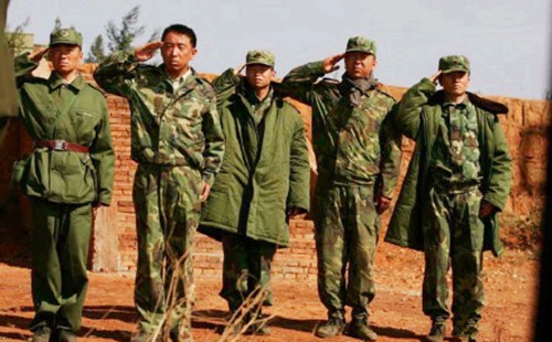 刘天佐发军装照致敬老兵 纪念抗战胜利|刘天佐|抗战|老兵_新浪娱乐_新浪网