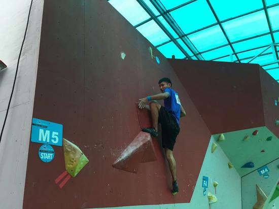 新鄉南太行萬仙山國際攀巖節比賽現場
