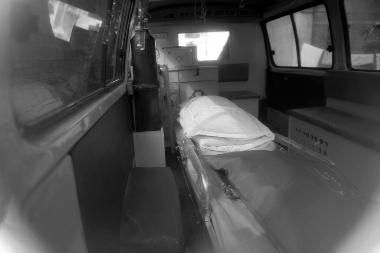 西安黑救护车跑省外5000起步 医院保安介绍业