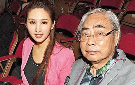 图为何傲儿携林建名结伴演唱会。