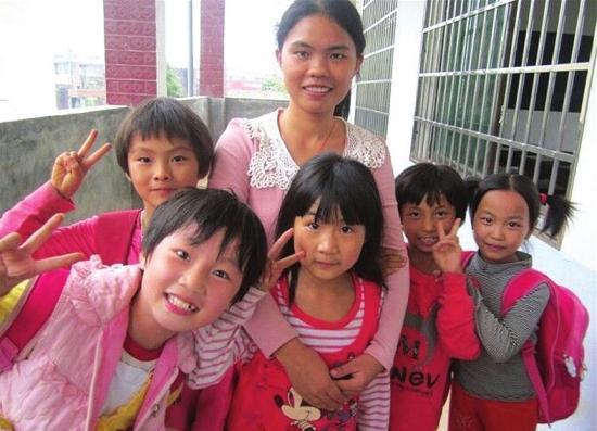 湖南将提高乡村教师待遇 90后带山村娃考上名