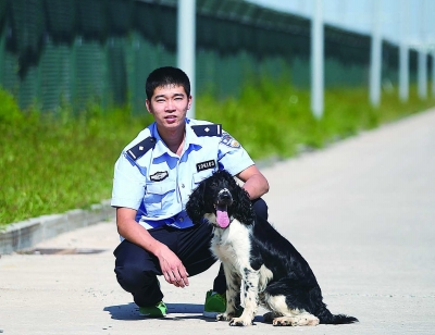长春90后民警带搜爆犬参加北京阅兵引关注