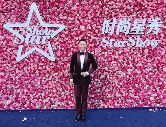张瀚一获"时尚星秀人物--年度突破造型师"奖|造型师|张瀚一_新浪时尚_新浪网