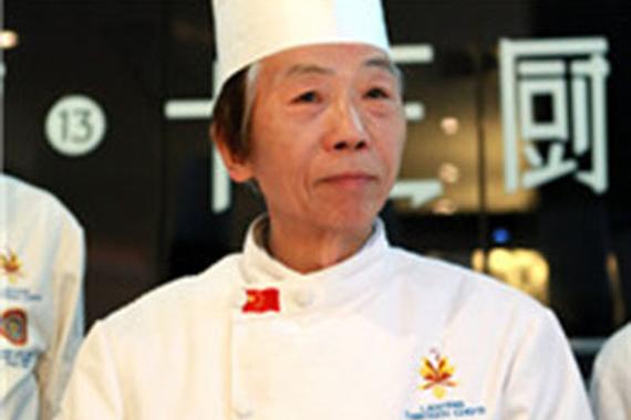 川菜大师遇车祸去世 事发时撞上了护栏