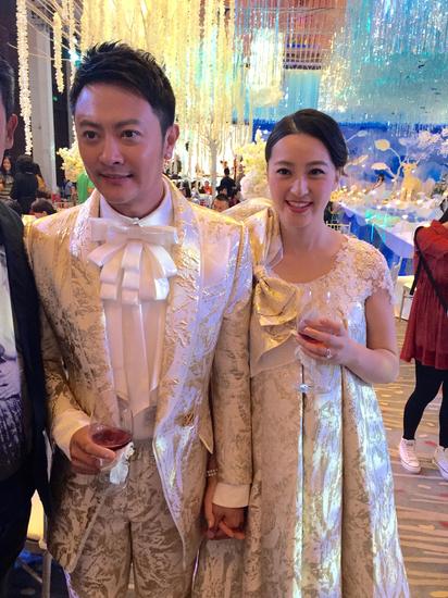 印小天与妻子哈琳娜