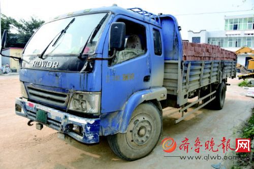 肇事司機(jī)駕駛的拉磚車。