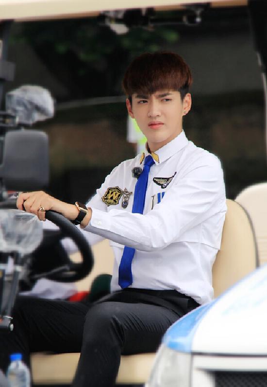 吴亦凡体味职业艰辛 挑战的哥外卖哥|吴亦凡|老