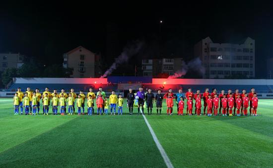 专业火爆激情!烟台足协杯不逊中甲烟台 激情惊