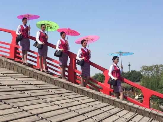 南航空姐與清明上河園的美麗瞬間