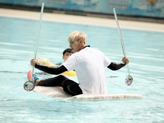 《真心英雄》黄子韬表现出色综艺感强|黄子韬