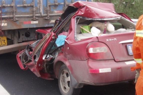 高速行车的五大禁忌 请花一分钟时间看看